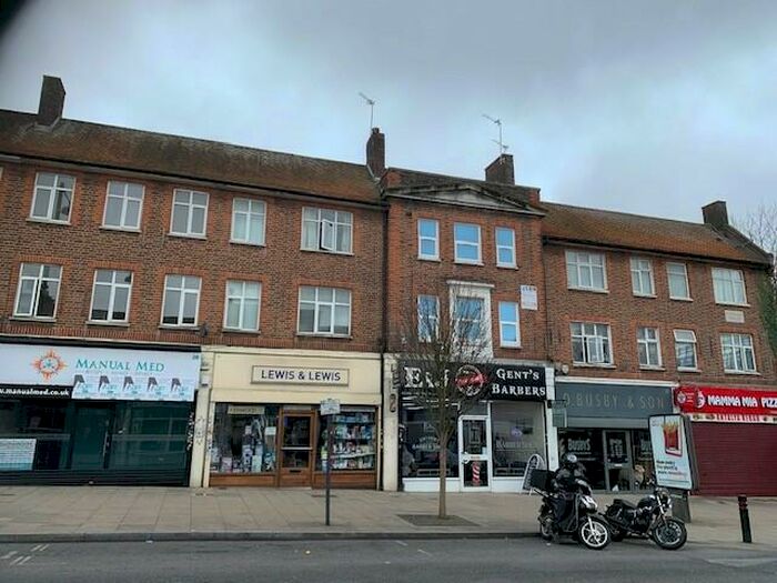 3 Bedroom Flat To Rent In Victoria Road, Ruislip, Middlesex, HA4