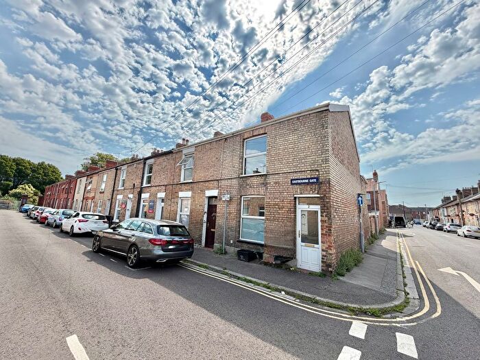 2 Bedroom Terraced House To Rent In Eastbourne Gate, Taunton, TA1
