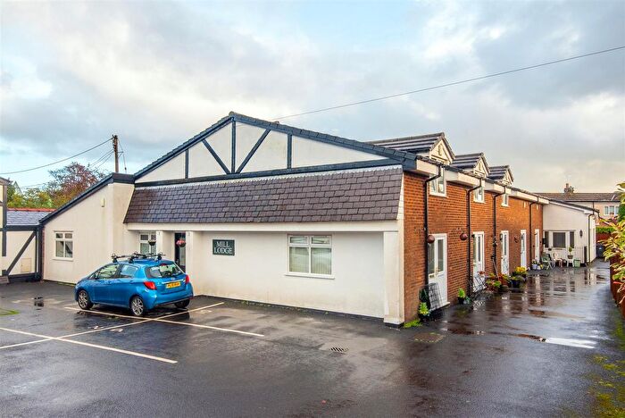 1 Bedroom Flat For Sale In Station Road, New Longton, Preston, PR4