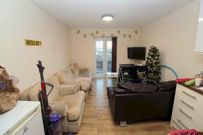 7 Bedroom House To Rent In Monthermer Road, Cathays, Cardiff, CF24