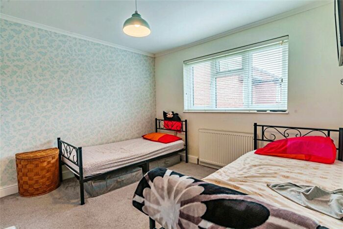 1 Bedroom End Of Terrace House For Sale In Jersey Road, Crawley, West Sussex, RH11