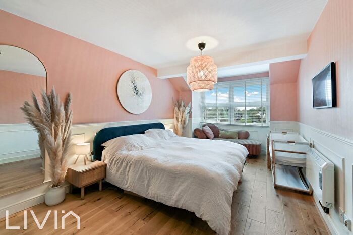 2 Bedroom Flat For Sale In Temple Road, Croydon, CR0