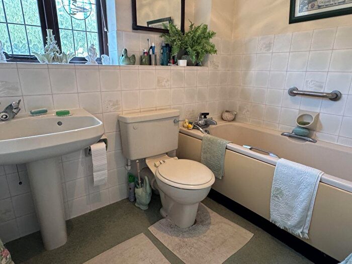 4 Bedroom Detached House For Sale In Shaw Drive, Sandford, Wareham, BH20 - Photo 10