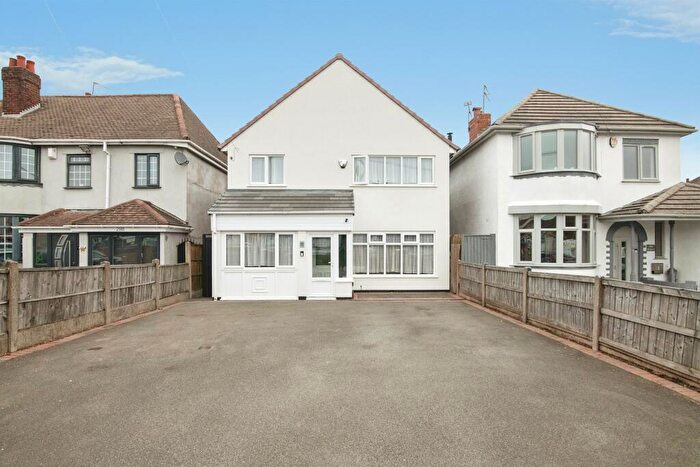 3 Bedroom Detached House For Sale In The Broadway, Dudley, DY1