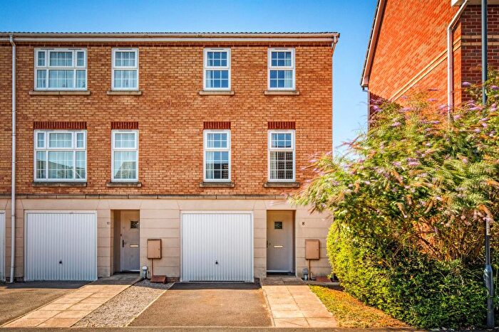 3 Bedroom Town House For Sale In Persian Close, Derby, DE24