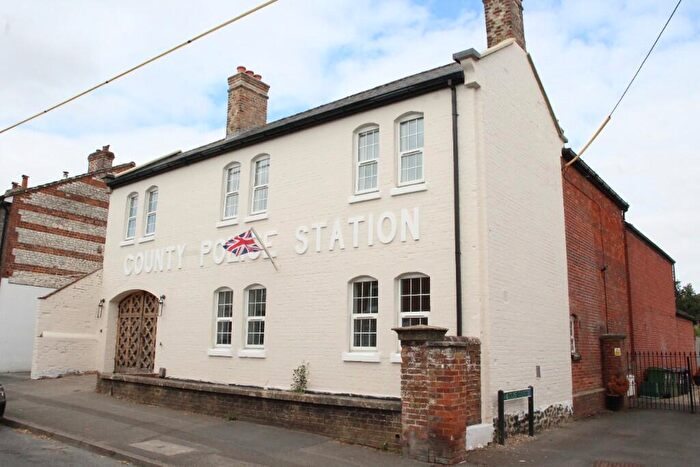 3 Bedroom Apartment To Rent In High Street, RG17