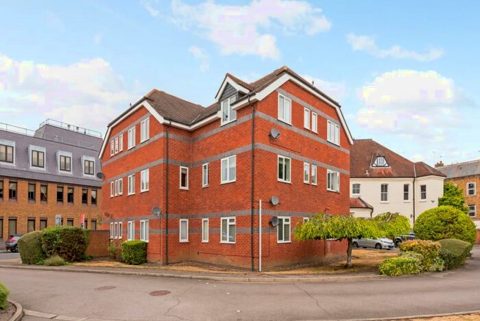 2 Bedroom Apartment To Rent In Frances Road Windsor, SL4