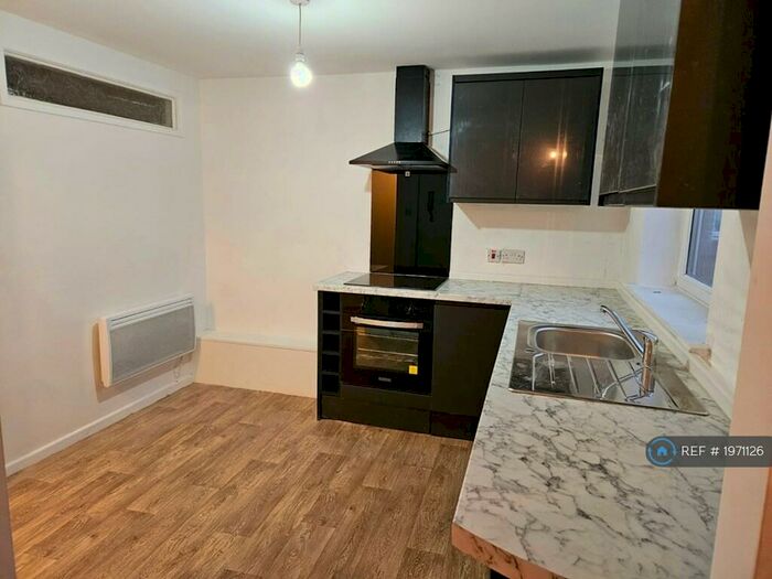 2 Bedroom Flat To Rent In Lower Bents Lane, Bredbury, Stockport, SK6