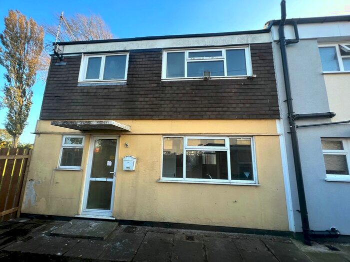 3 Bedroom Terraced House To Rent In Axdane, Hull, HU6