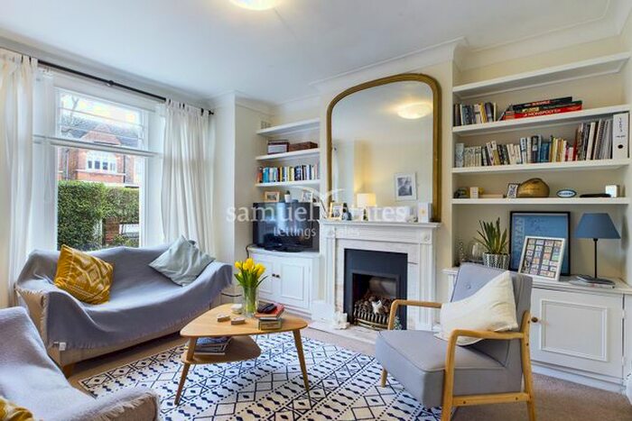 2 Bedroom Flat To Rent In Dornton Road, Balham, SW12