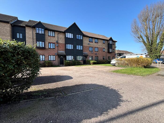 1 Bedroom Flat To Rent In Copperfields, Basildon, SS15