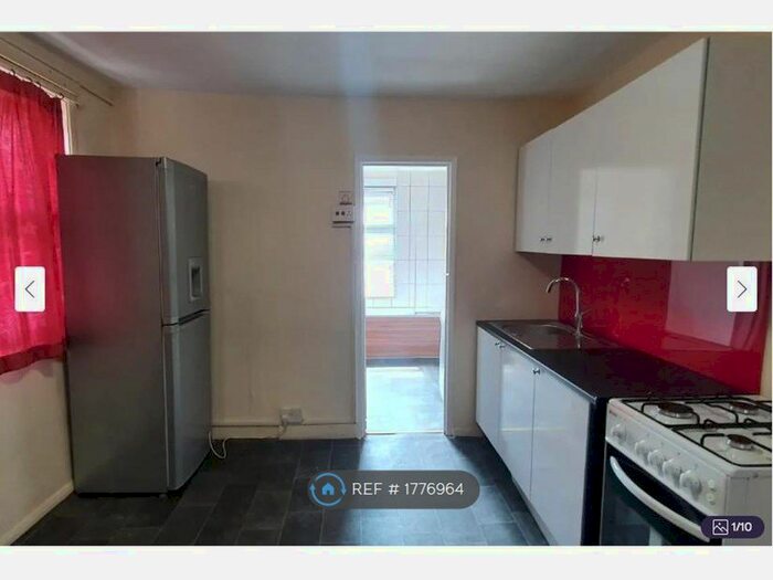 2 Bedroom Flat To Rent In Hazelwood Road, London, E17