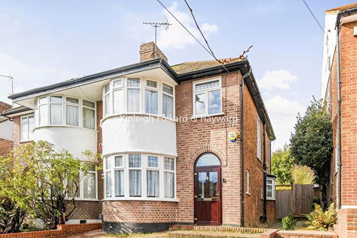 3 Bedroom Semi-Detached House For Sale In Lincoln Avenue, Southgate, London, N14