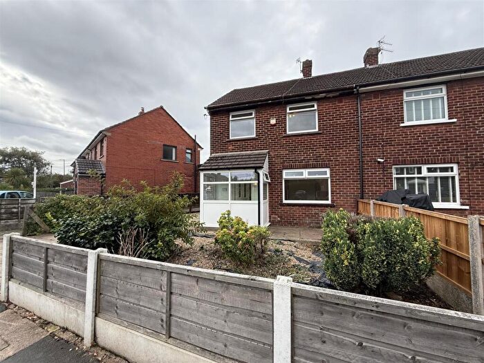 2 Bedroom End Of Terrace House For Sale In Richmond Street, Ashton-Under-Lyne, OL7
