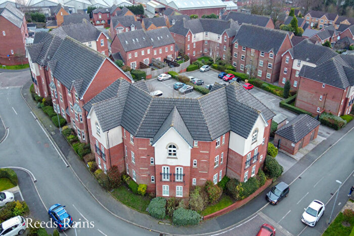 2 Bedroom Apartment For Sale In The Links, Hyde, Greater Manchester, SK14