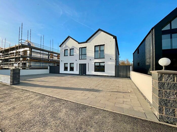4 Bedroom Detached House For Sale In Clyde Grove, Crossford, Carluke, ML8