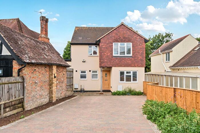 3 Bedroom Detached House For Sale In Whitehorse Drive, Epsom, KT18