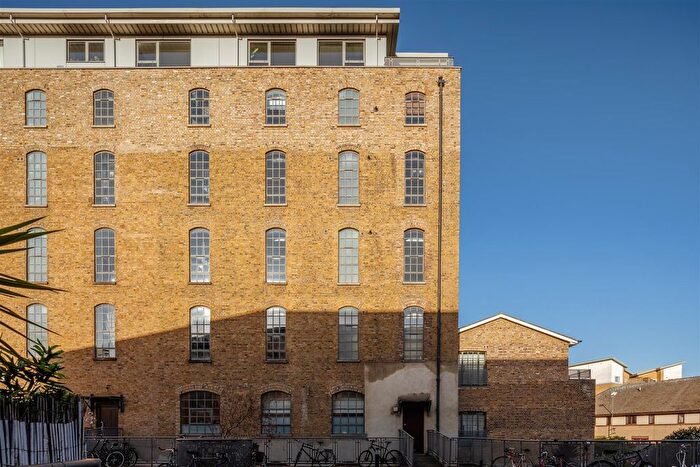 2 Bedroom Flat For Sale In Gunmakers Lane, London, E3