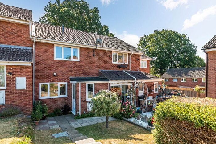 3 Bedroom Terraced House For Sale In Angus Close, Banbury, OX16