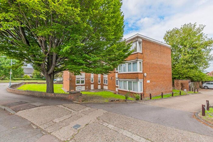 2 Bedroom Flat To Rent In Woodford Green, Chigwell, Woodford Green, IG8
