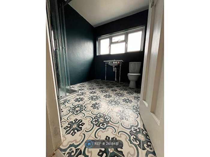 1 Bedroom Flat To Rent In Princes Avenue, London, W3