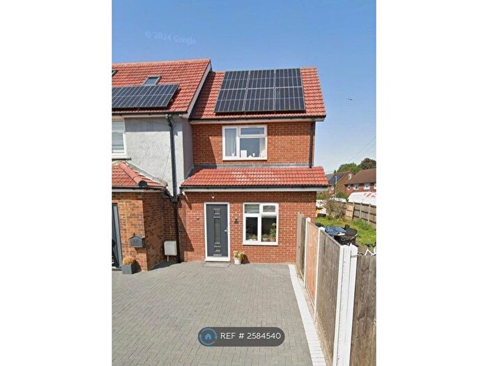 2 Bedroom Semi-Detached House To Rent In Northdrift Way, Luton, LU1