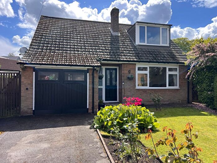 3 Bedroom Detached Bungalow For Sale In Linscott Close, Newbold, Chesterfield, S41