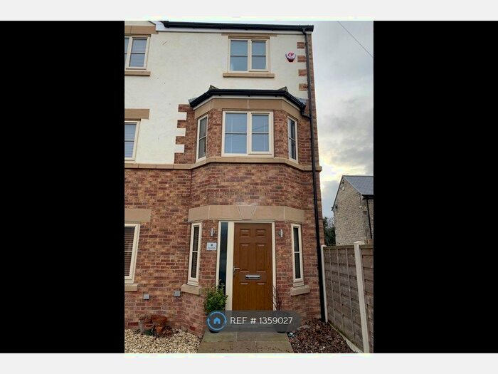 2 Bedroom Semi-Detached House To Rent In The Oaks, Wakefield, WF2