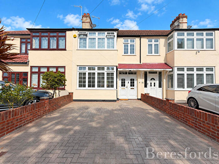 3 Bedroom Terraced House For Sale In Shelley Avenue, Hornchurch, RM12