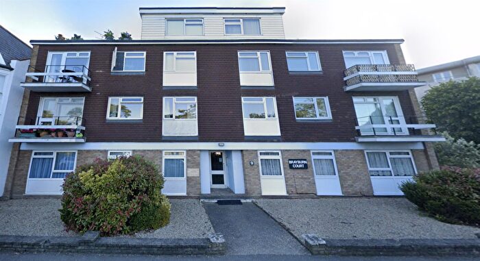 2 Bedroom Flat To Rent In Leigh Road, Leigh-On-Sea, SS9