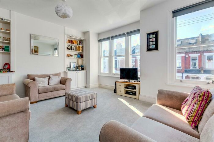 2 Bedroom Apartment To Rent In Hazelbourne Road, London, SW12
