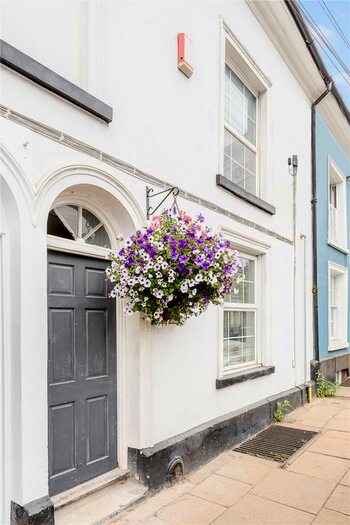 2 Bedroom Maisonette To Rent In Upper High Street, Winchester, Hampshire, SO23