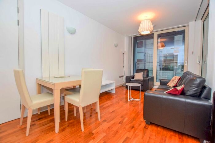 2 Bedroom Flat To Rent In Leftbank, Spinningfields, Manchester, M3