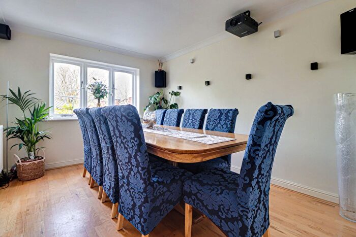 4 Bedroom Detached House For Sale In Tile Kiln Lane, Hemel Hempstead, Hertfordshire, HP3