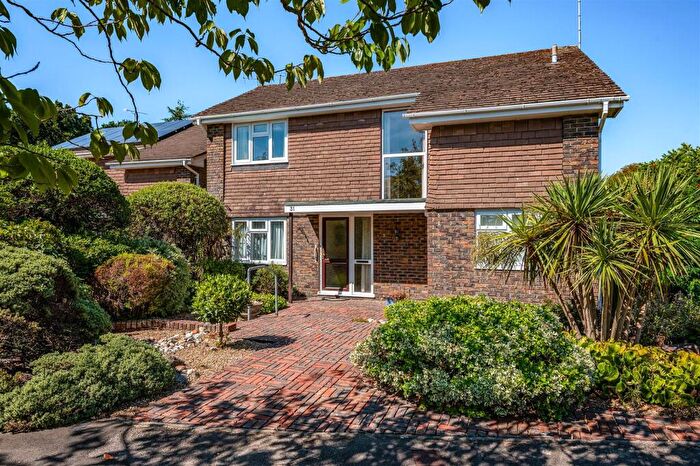 4 Bedroom Detached House For Sale In Ferndale Road, Chichester, PO19
