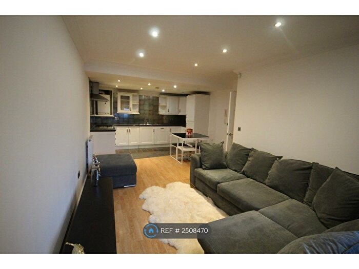 2 Bedroom Flat To Rent In Green Lane, Mossley Hill, Liverpool, L18