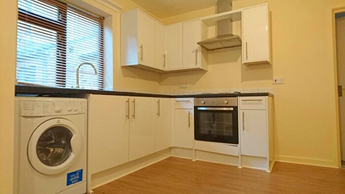 1 Bedroom Flat To Rent In Flat, Avenue Road, DN2