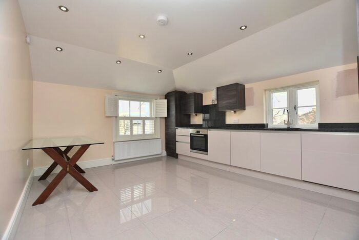 2 Bedroom Flat To Rent In Church Terrace, London, SE13