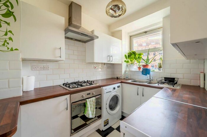 1 Bedroom Flat To Rent In Union Road, Clapham, London, SW8