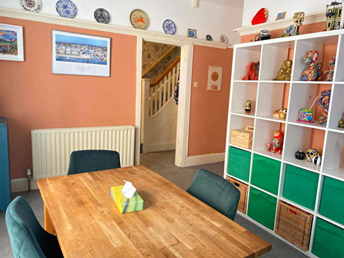 3 Bedroom End Of Terrace House For Sale In Fosse Road South, Leicester, LE3