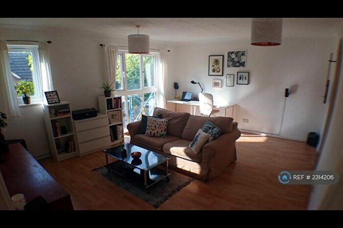 1 Bedroom Flat To Rent In Water Lane, London, SE14