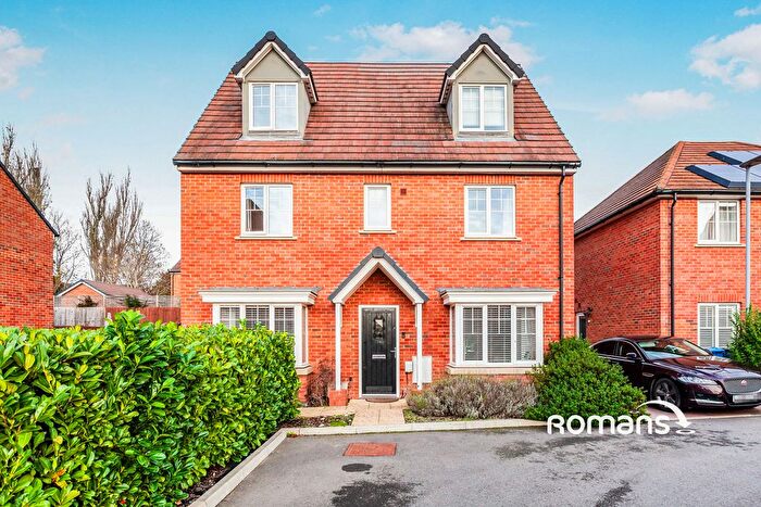 5 Bedroom Detached House To Rent In Cypress Gardens, Maidenhead, Berkshire, SL6