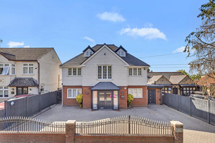 6 Bedroom Detached House For Sale In North Road, Havering-atte-bower, RM4