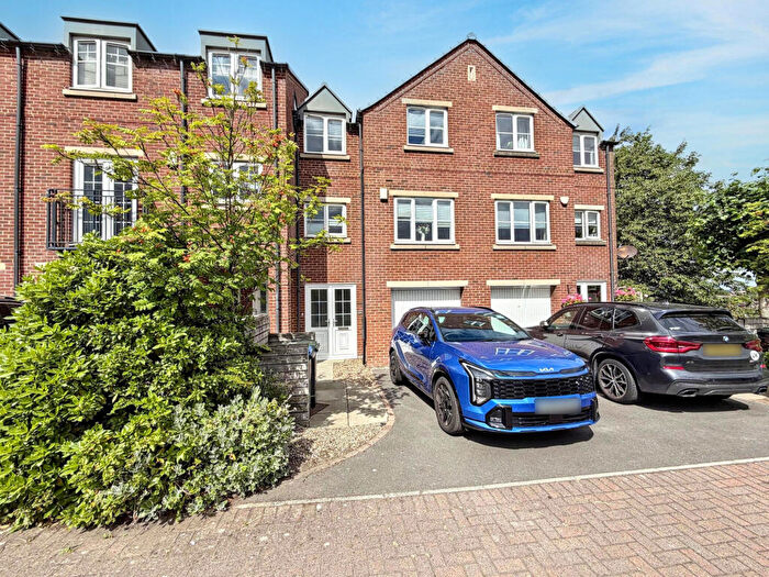 4 Bedroom Town House For Sale In Lambton View, Rainton Gate, Houghton Le Spring, Durham, DH4
