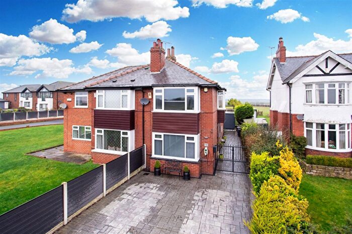 3 Bedroom Semi Detached House For Sale In Leeds Road, Barwick In Elmet, Leeds, LS15