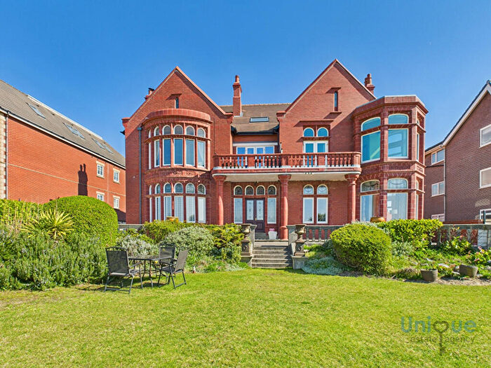 3 Bedroom Flat For Sale In Joflor Mount, North Promenade, Lytham St. Annes, FY8