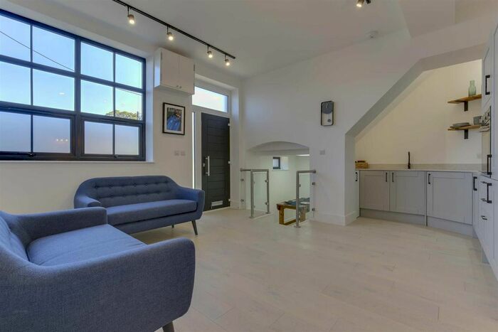 1 Bedroom Flat To Rent In King Street Mews, London, N2
