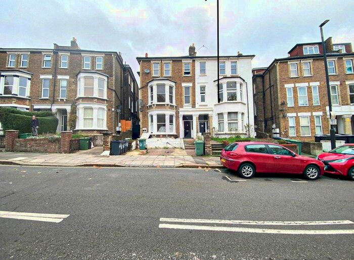 Studio To Rent In Fordwych Road, Kilburn, London, NW2