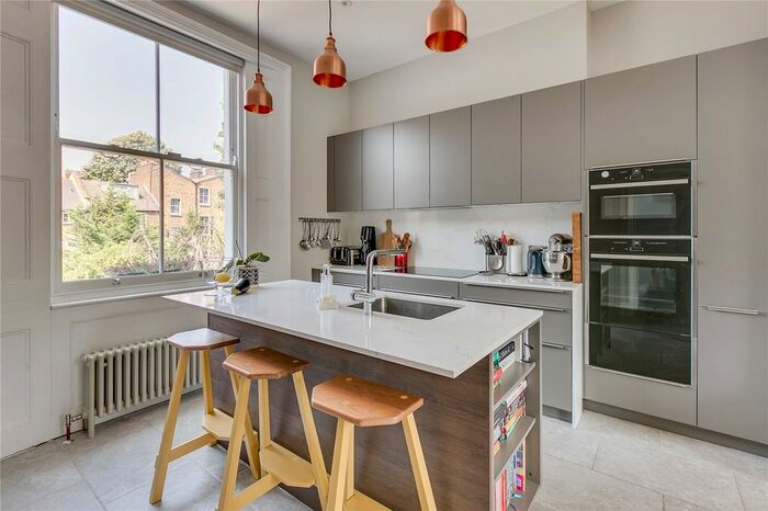 3 Bedroom Maisonette To Rent In Elizabeth Avenue, London, N1