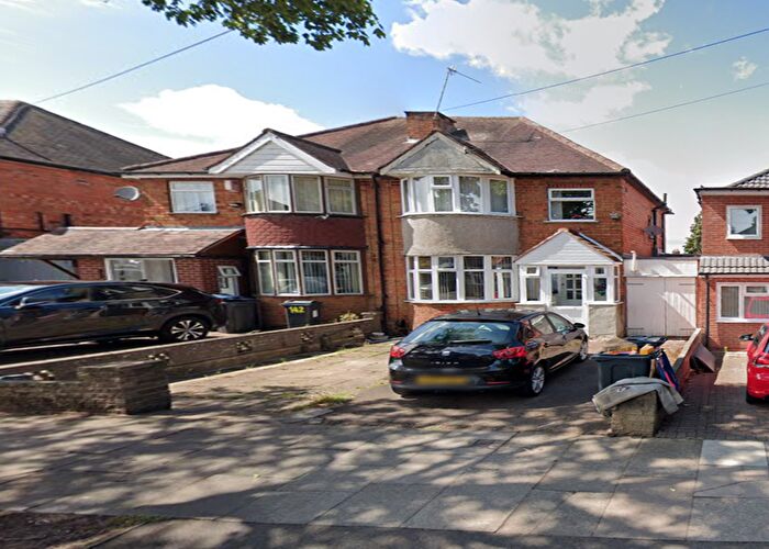 3 Bedroom Semi-detached House To Rent In Sunnymead Road, Birmingham, B26
